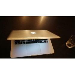 Apple MacBook Pro 13 750GB i5 8GB HDMI