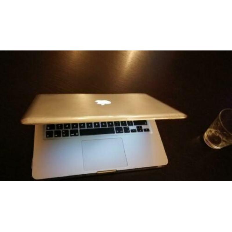 Apple MacBook Pro 13 750GB i5 8GB HDMI