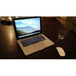 Apple MacBook Pro 13 750GB i5 8GB HDMI