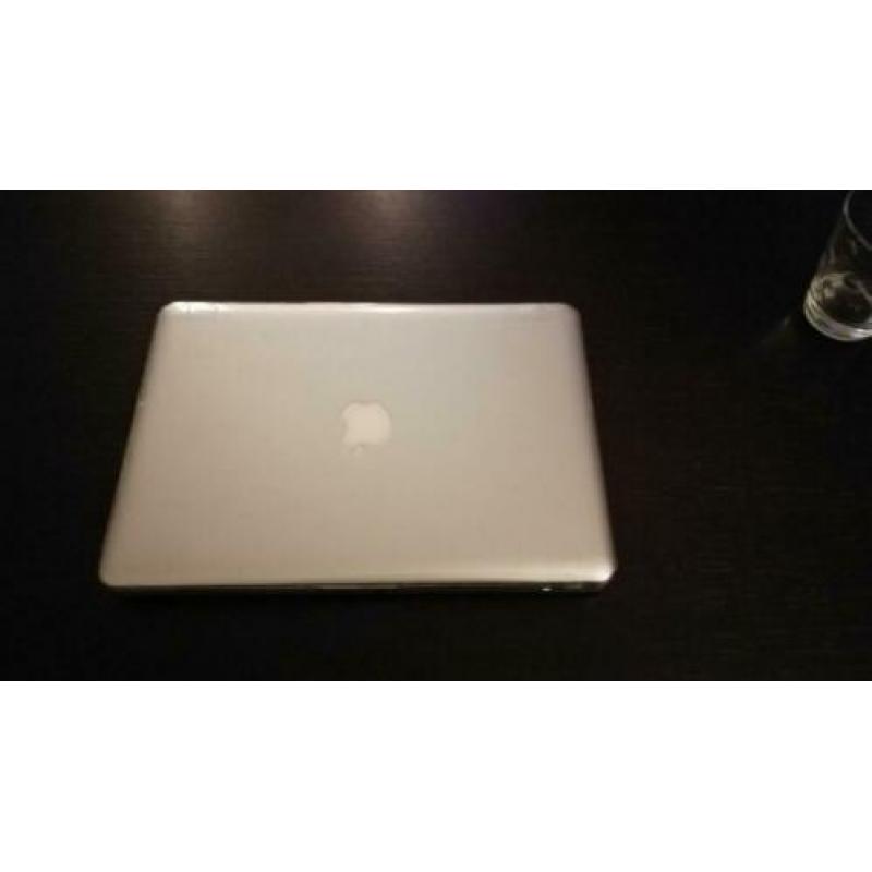 Apple MacBook Pro 13 750GB i5 8GB HDMI