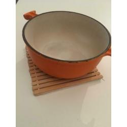 le creuset braadpan,20 cm, deksel wat gebruikssporen, oranje