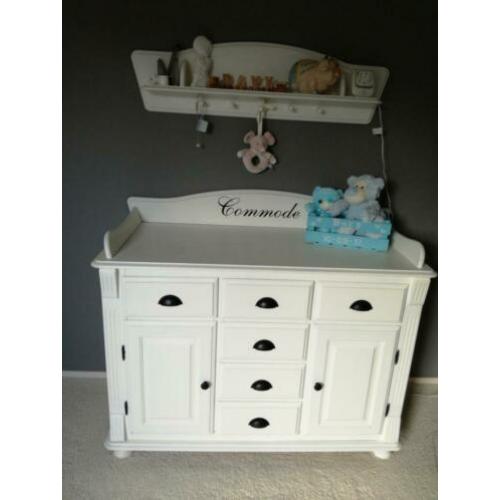 Prachtig brocante babykamer