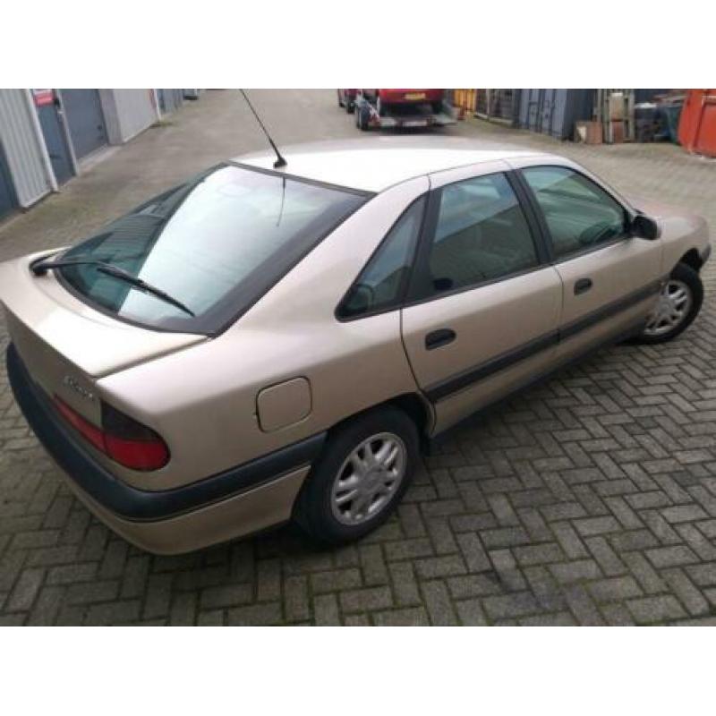 Renault safrane 2.0 nieuwe apk