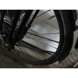 Paarse omafiets Burgers opknapper