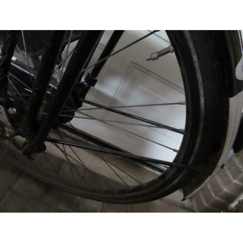 Paarse omafiets Burgers opknapper