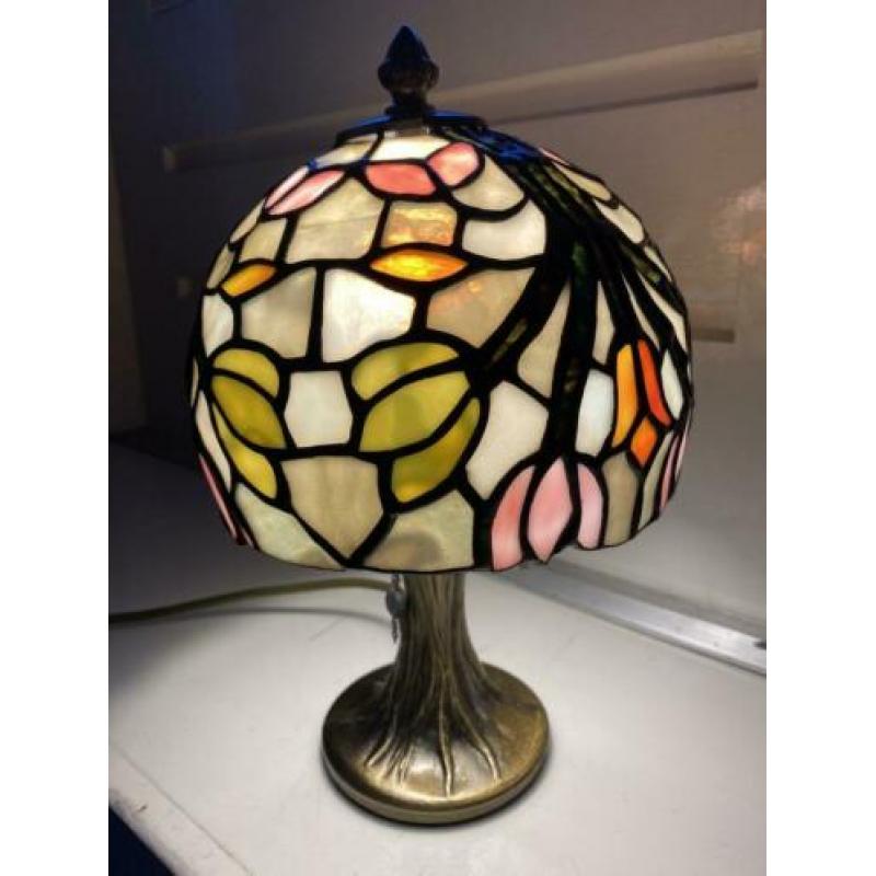 Tiffany lamp, Tiffa mini. Hoog 30 cm, breedte kap 20 cm