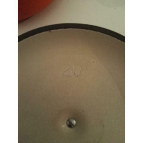 le creuset braadpan,20 cm, deksel wat gebruikssporen, oranje