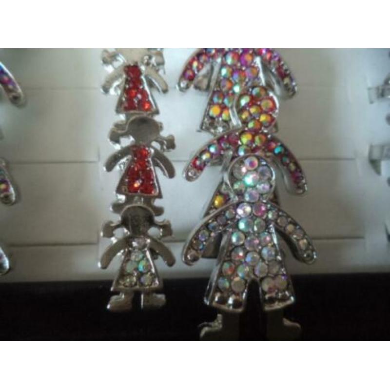 (r110) ringen, partij 50 stuks incl display