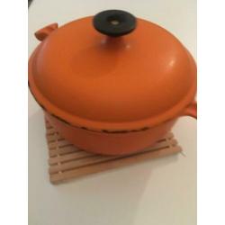 le creuset braadpan,20 cm, deksel wat gebruikssporen, oranje