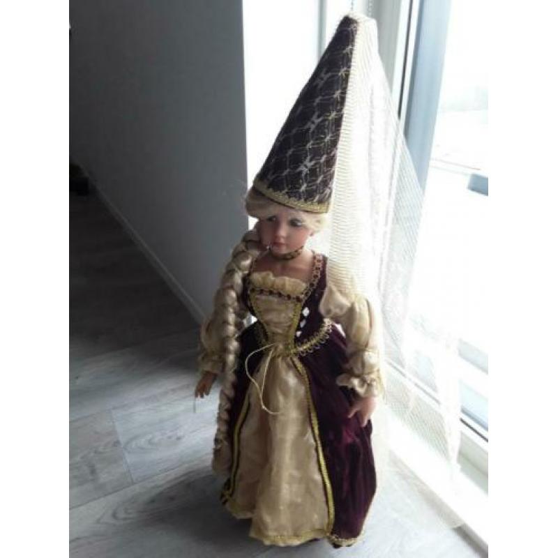 Verzameling poppen, Rapunzel van Linda Mason