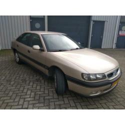 Renault safrane 2.0 nieuwe apk