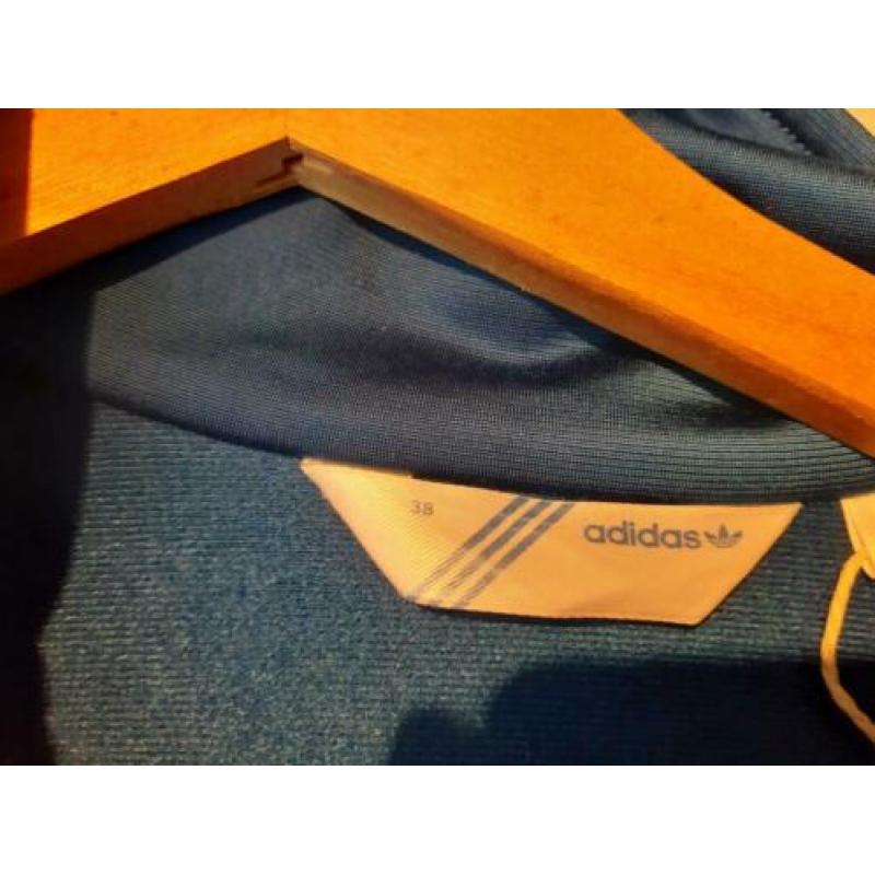 Adidas vest , bijna niet gedragen