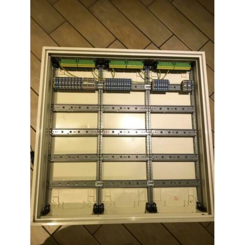 Hager FW - verdeelkast domotica 336 modulen kast ledig