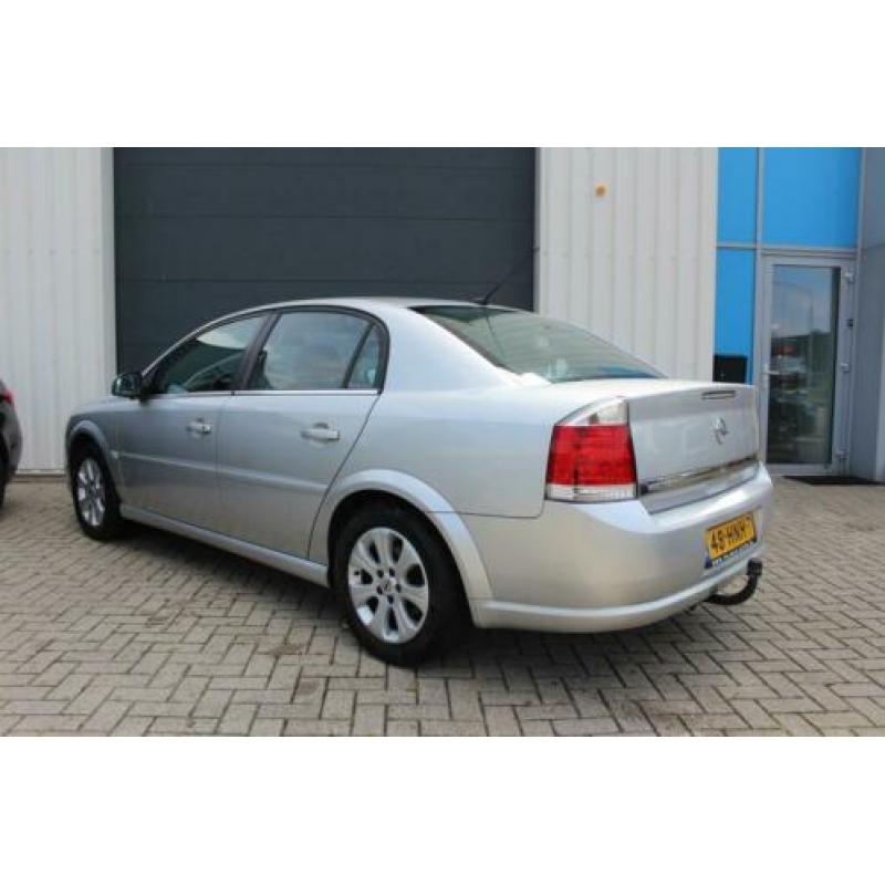 Opel Vectra 1.8-16V NAVI, Clima, Cruise control, Trekhaak