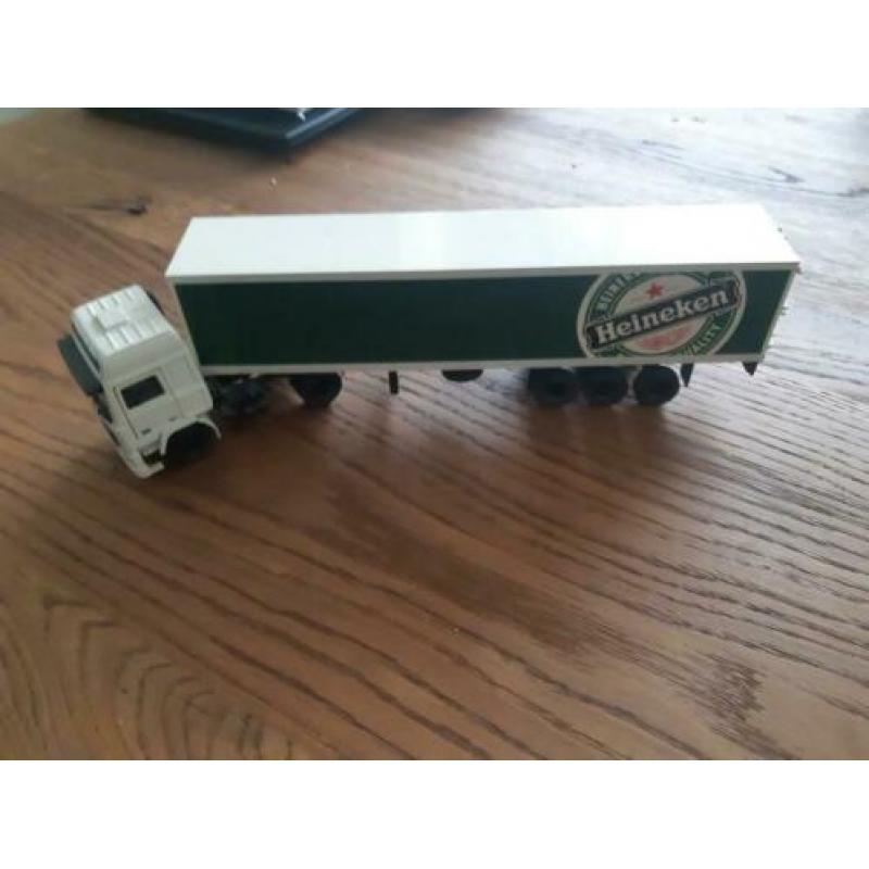 Oude tekno truck heineken