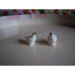 Miniatuur dieren puntgaaf porselein: witte duiven 1:12