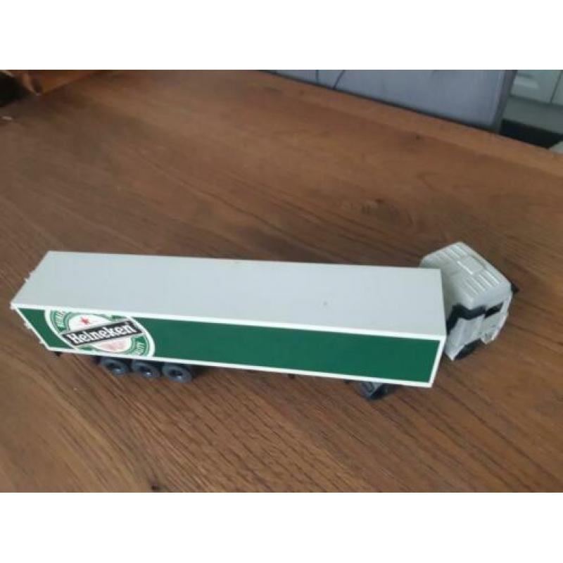 Oude tekno truck heineken