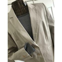 Nieuw jasje van Benetton in maat 42 beige