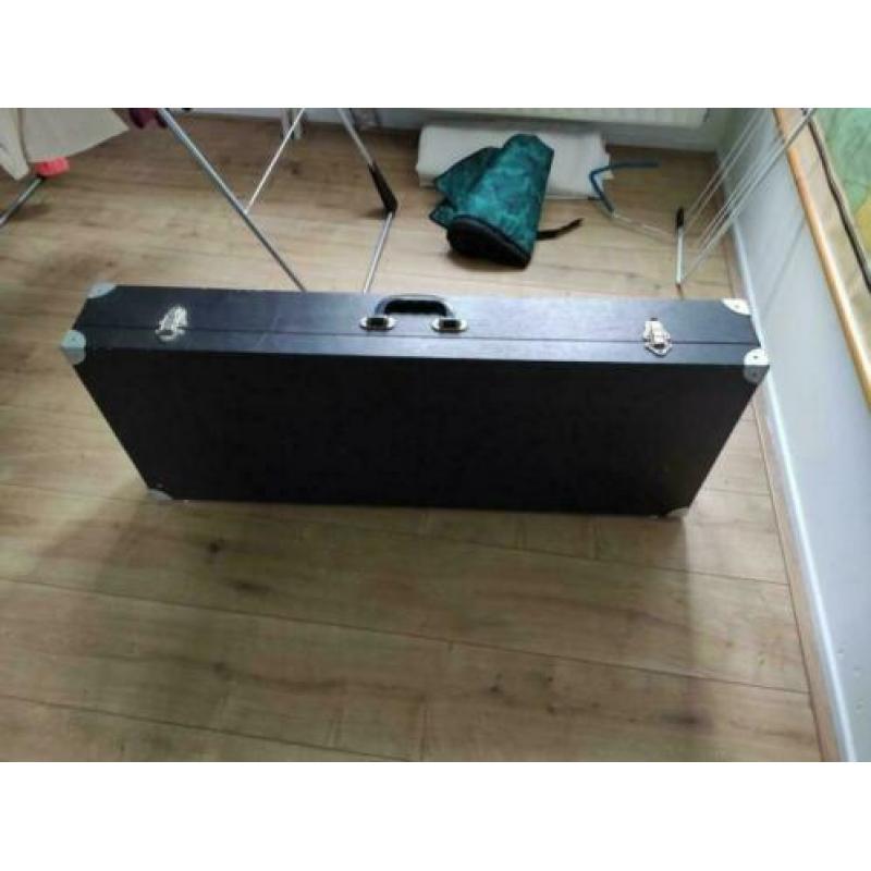 Flightcase / case / stevige houten koffer voor keyboard