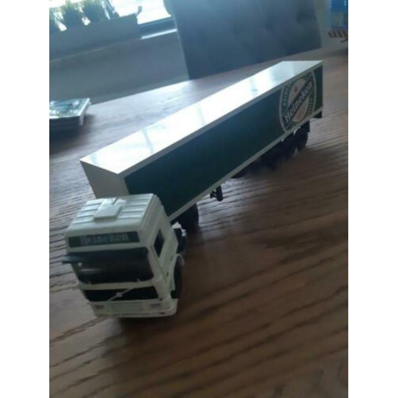 Oude tekno truck heineken