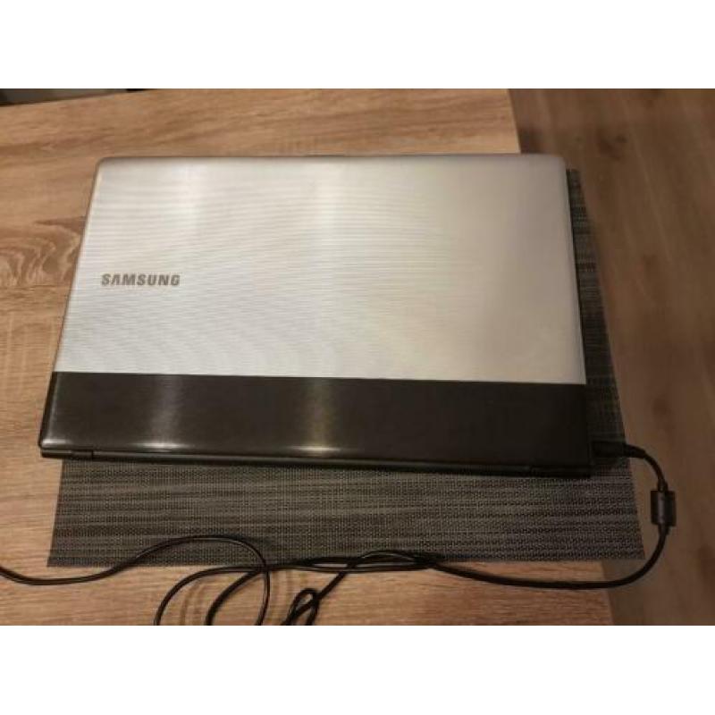 SAMSUNG laptop 17,3 inch, I3 NP300E7A-A01NL