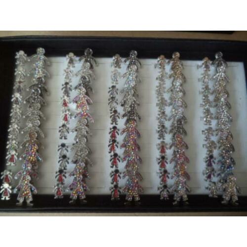 (r110) ringen, partij 50 stuks incl display