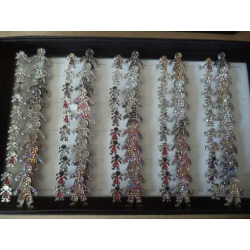 (r110) ringen, partij 50 stuks incl display