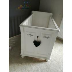 Prachtig brocante babykamer