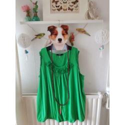 XTWO groene top met rozen zgan maat 52/54??