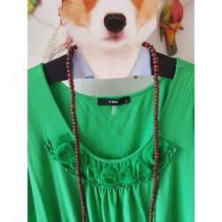 XTWO groene top met rozen zgan maat 52/54??