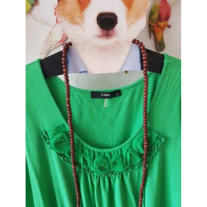 XTWO groene top met rozen zgan maat 52/54??