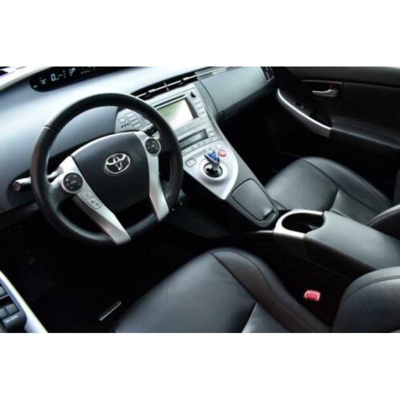 Toyota Prius 1.8 Dynamic Panorama/Leder/Xenon (bj 2012)