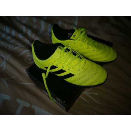 Adidas voetbalschoenen 33