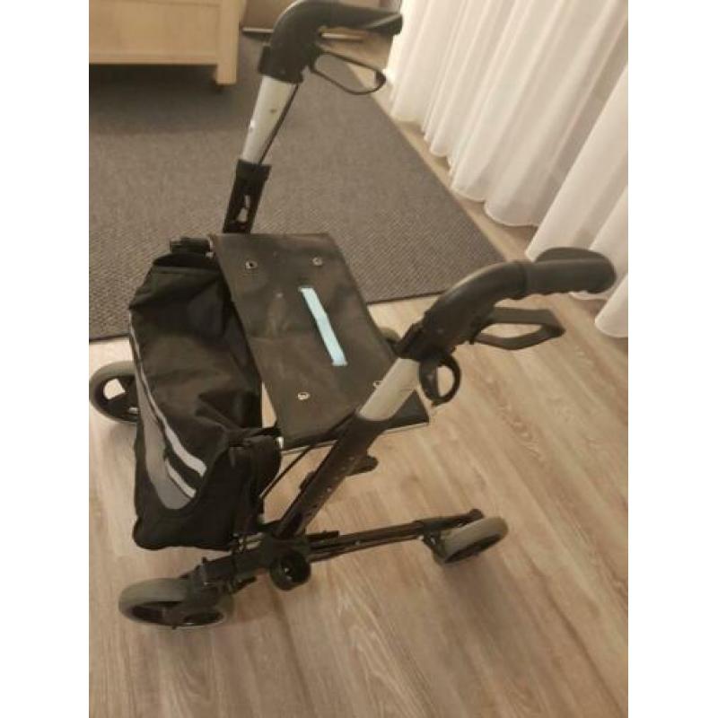 Rollator bijna nieuwe