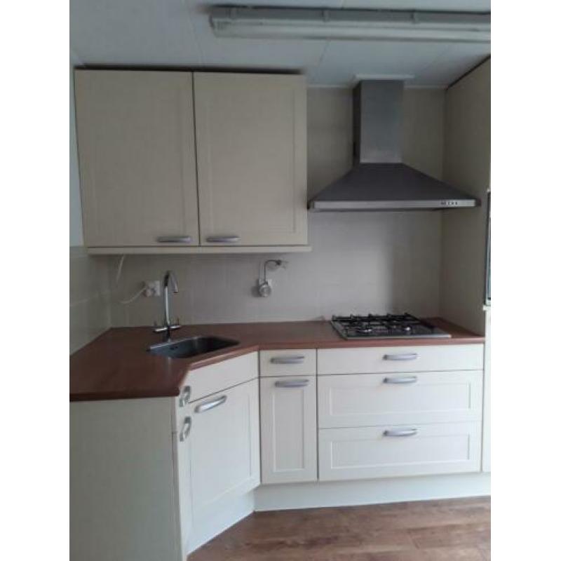 Keuken met apparatuur