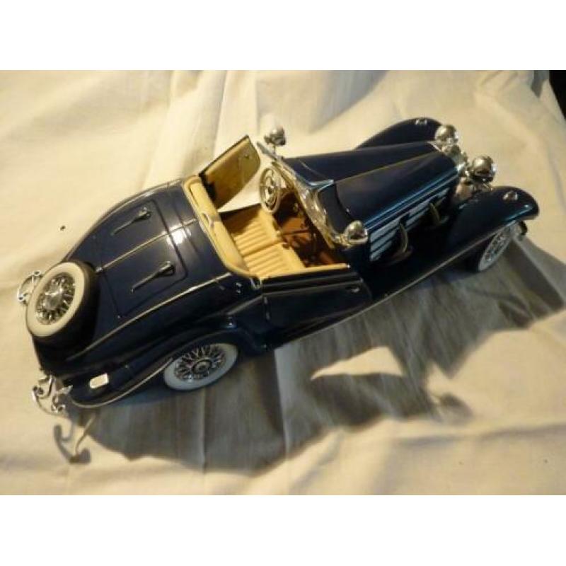 1 op 16 model van Mercedes Benz 500 K