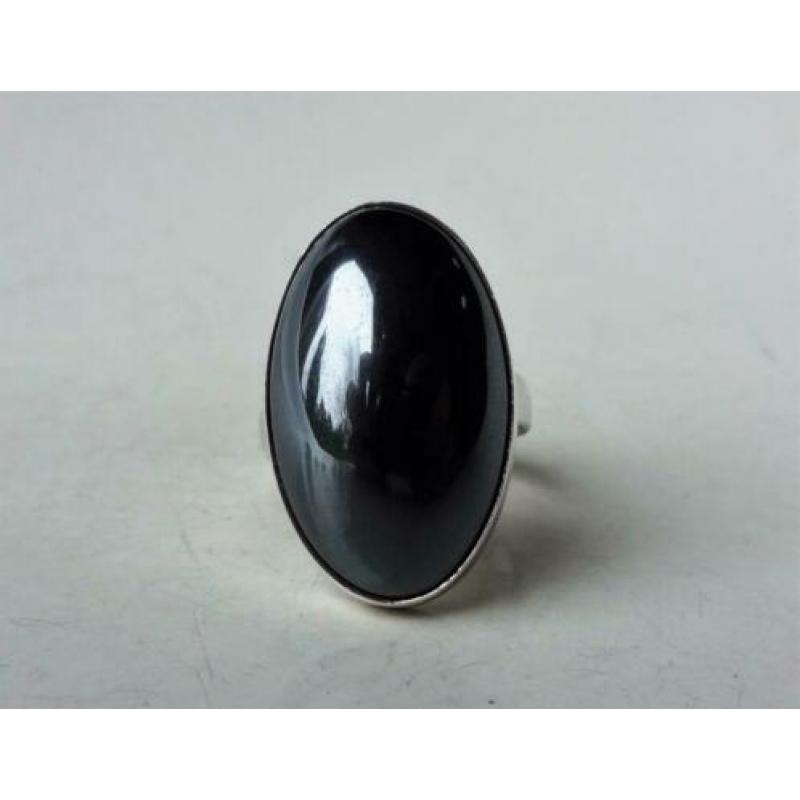 Vintage Hollands zilveren ring: hematiet. J.v.d.Meer