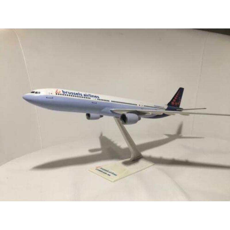 Diverse Boeing 767 modelvliegtuigen