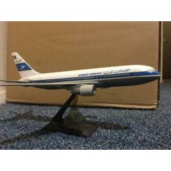 Diverse Boeing 767 modelvliegtuigen