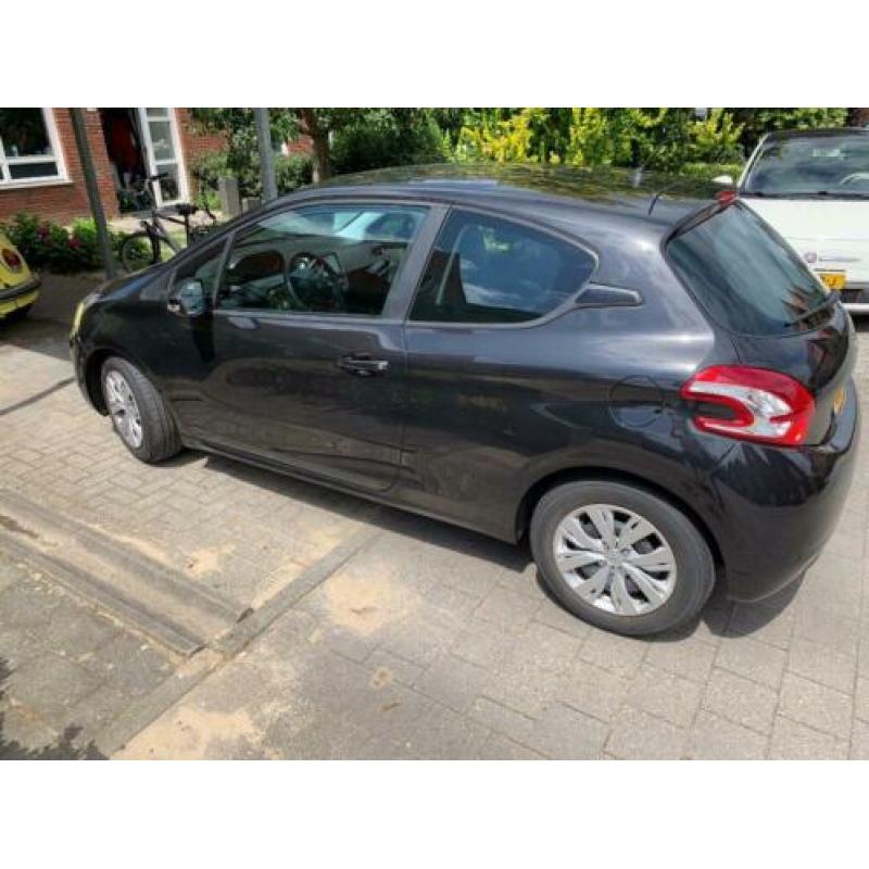 Peugeot 208 1.4 VTI 70KW/95PK 3-D 2012 Zwart
