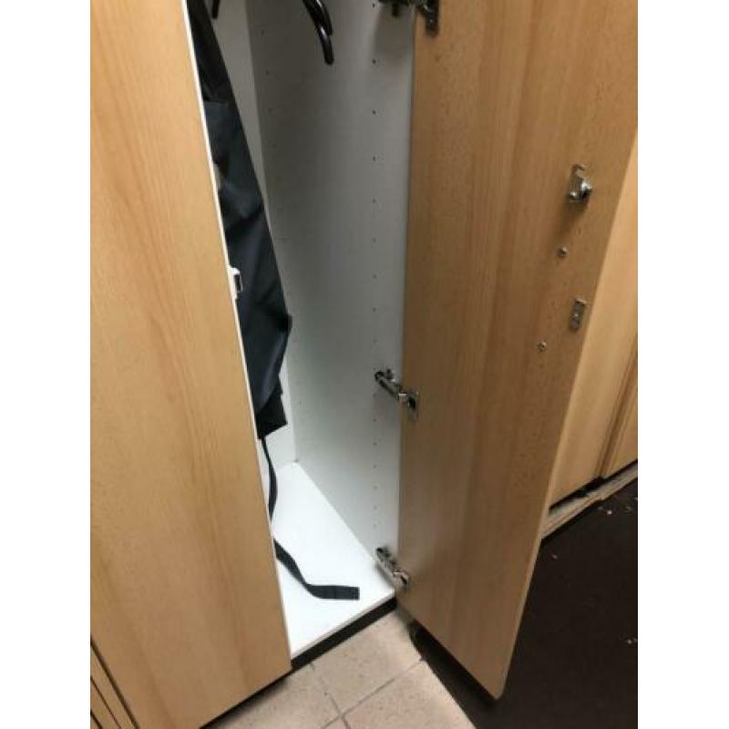 Garderobe kast 5 x 2 stuks.
