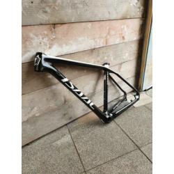 Isaac Baryon carbon mountainbike frame nieuw in doos 19"