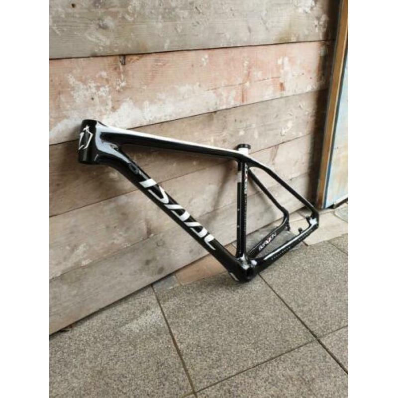 Isaac Baryon carbon mountainbike frame nieuw in doos 19"