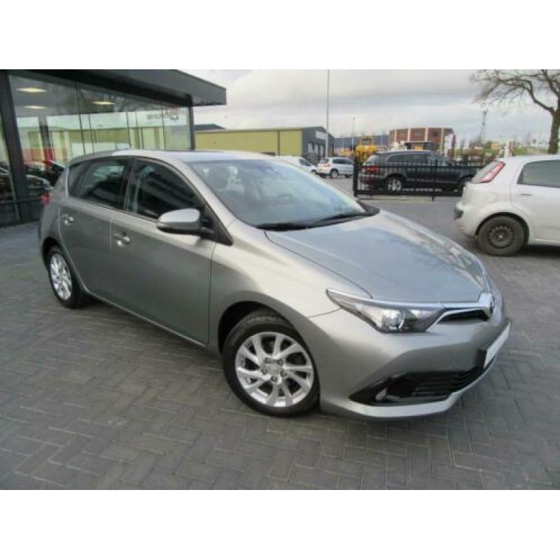 Toyota Auris 1.2 Turbo, Navigatie, Camera, LM velgen