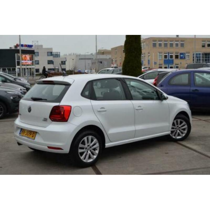 Volkswagen Polo 1.2 TSI Comfortline Parelmoer | € 10.940,00