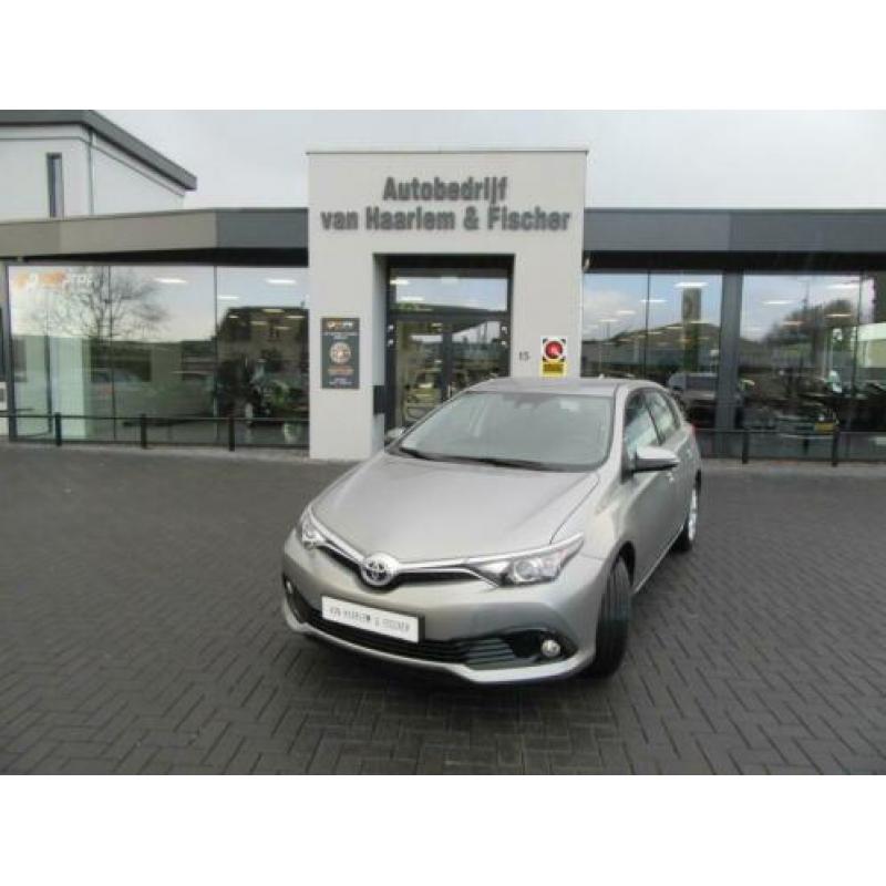 Toyota Auris 1.2 Turbo, Navigatie, Camera, LM velgen