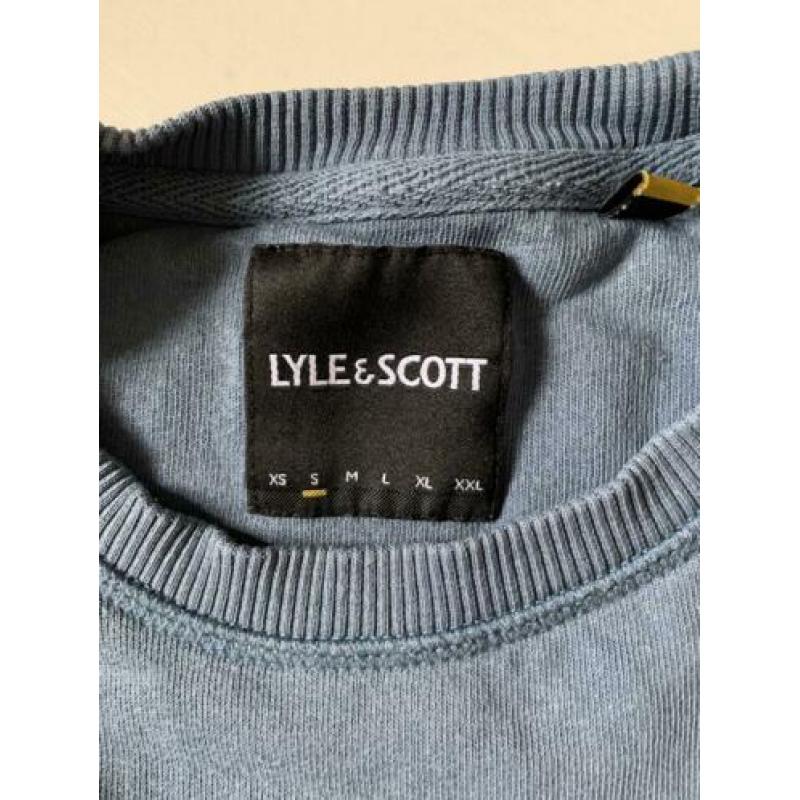 Lyle & Scott sweater met zak op de buik maar S