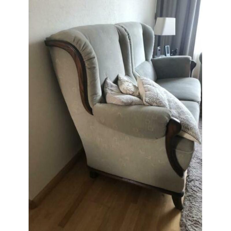 2-zitbank en 2 fauteuils te koop