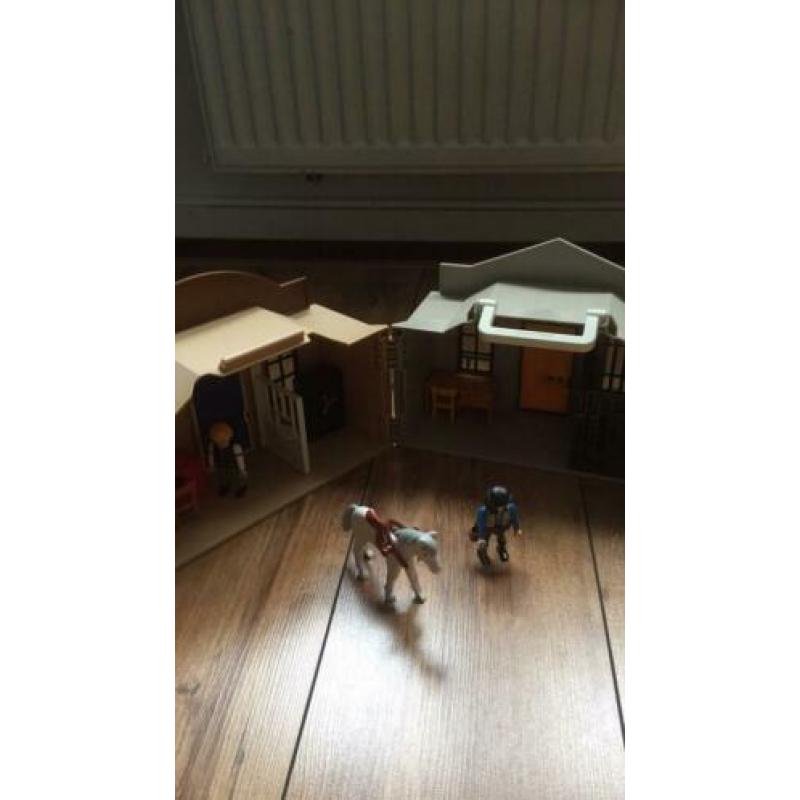 Te koop playmobil bank en gevangenis in 1 in zeer goede staa