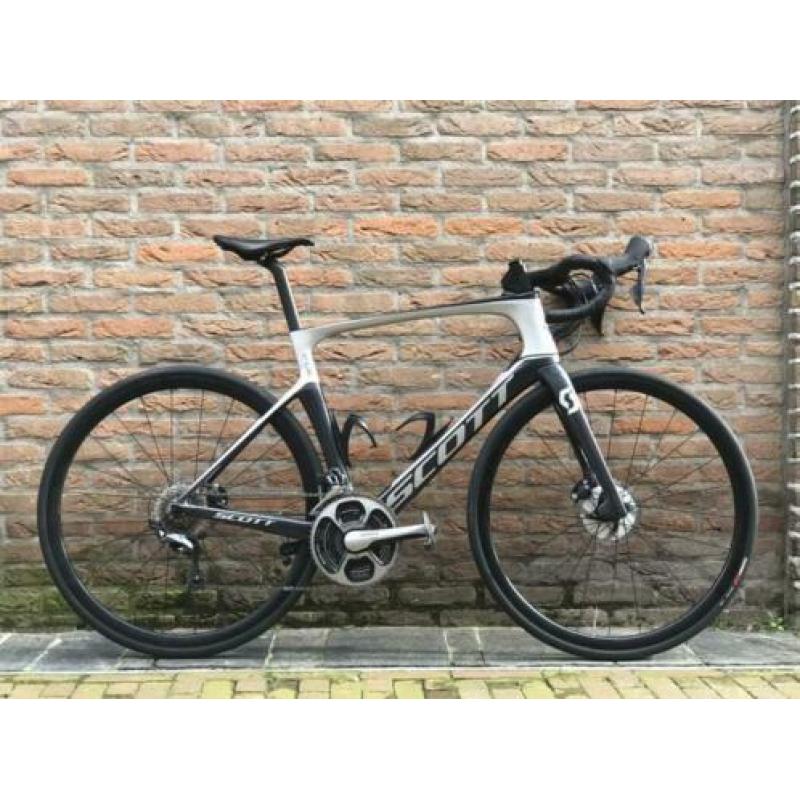 Scott Foil Shimano Ultegra disc FFWD